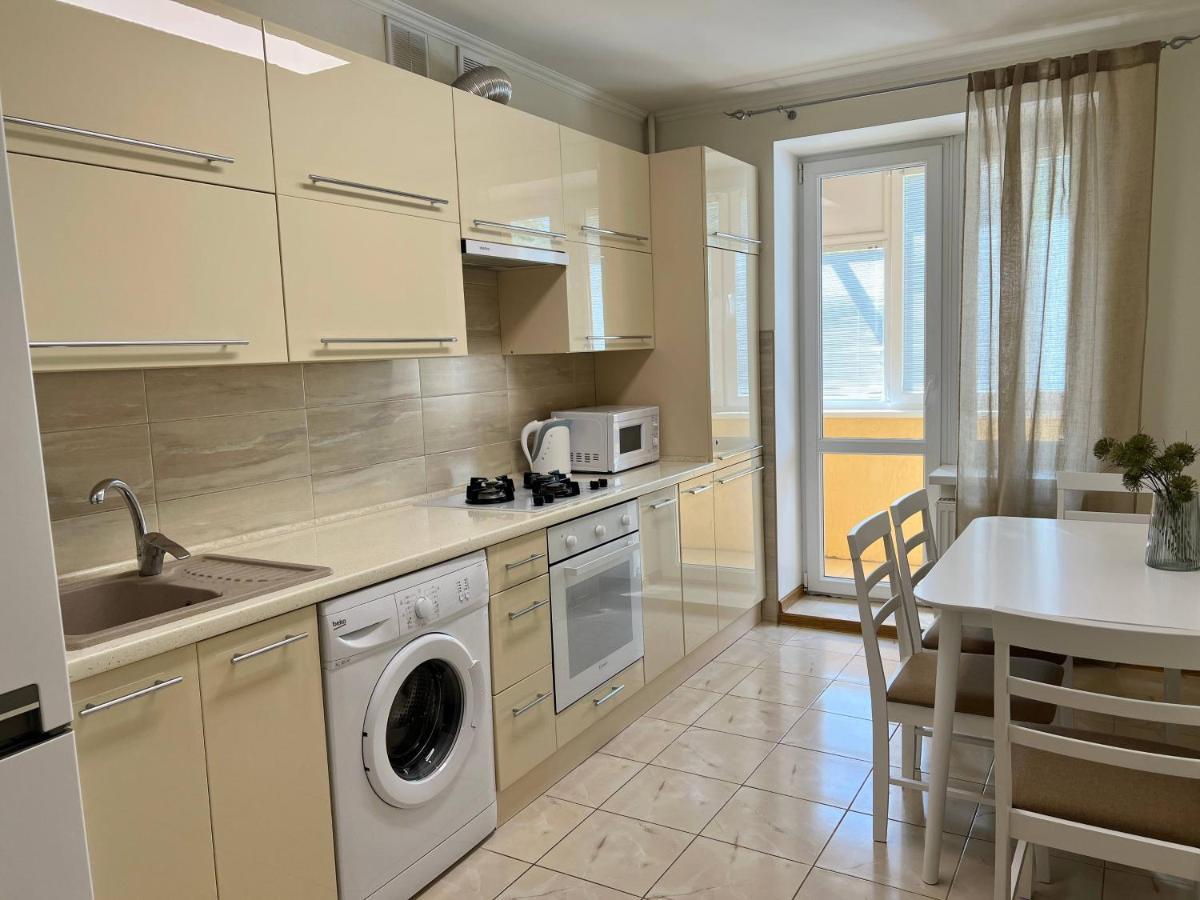 New Apartment "Family Estate" Кам'янець-Подільский Екстер'єр фото